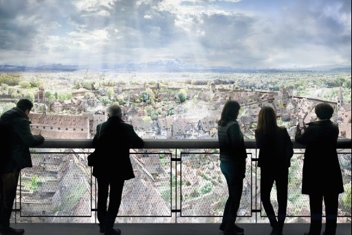 Menschen am Panorama Turm mit Blick auf das Panorama Bild Konstanzer Konzil