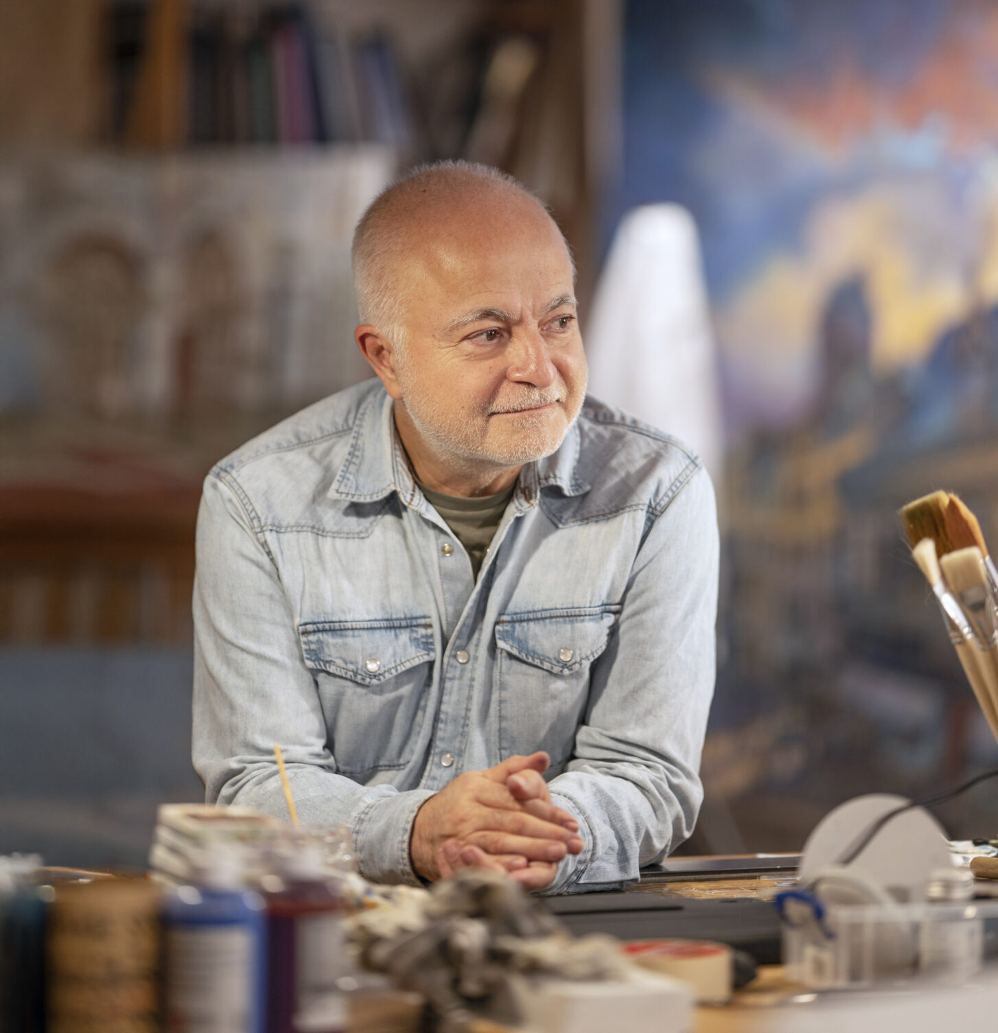 Portrait of panoramic artist Yagedar Asisi in his studio.